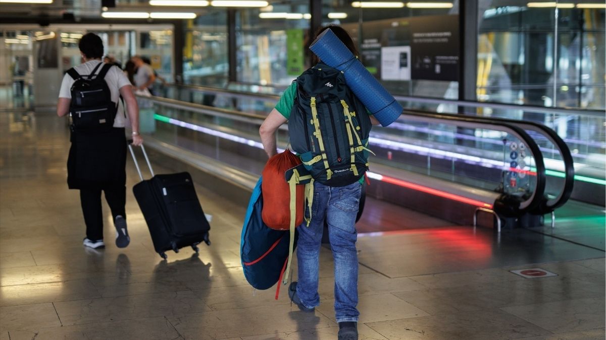 Los consumidores denuncian a Ryanair y otras aerolíneas por cobrar equipaje de mano