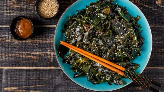 Nori y wakame: consumir algas marinas podría favorecer la microbiota intestinal