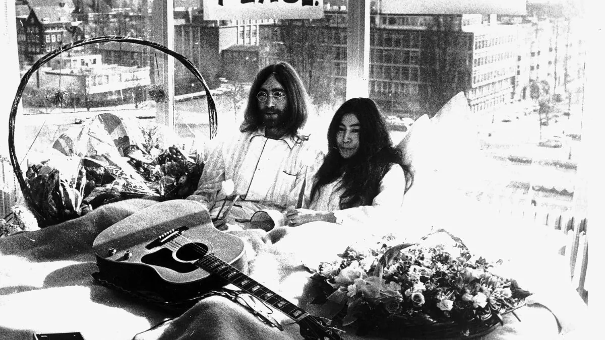Yoko Ono: algo más que la arpía que separó a los Beatles
