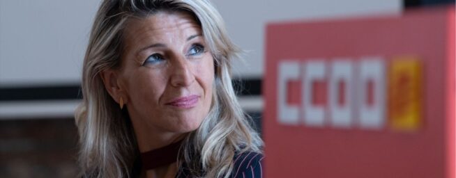 Yolanda Díaz cree que el Gobierno debería parar la OPA de BBVA a Banco Sabadell