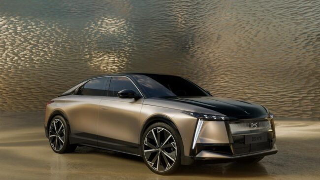 DS Nº 8, el coche por el que se van a pelear Brigitte y Emmanuel Macron