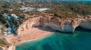 Faro en 72 horas: una catedral centenaria y calas escondidas que no te puedes perder