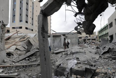 Al menos ocho muertos en un ataque israelí contra la oficina de Médicos del Mundo en Gaza