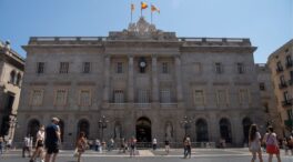 Barcelona suspende a una trabajadora por presunto desvío de dinero de ayudas sociales
