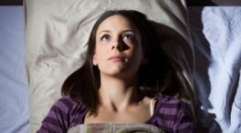 Beber alcohol, dormir mal o tener ansiedad podrían ser la causa de la parálisis del sueño
