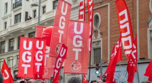 La brecha salarial entre los empleados públicos y los del sector privado se consolida en el 25%