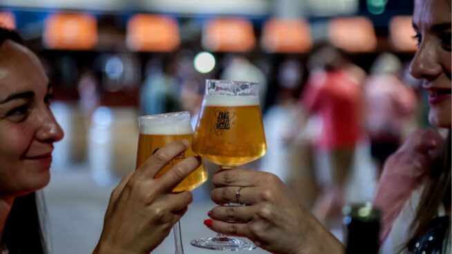 La venta de cerveza en España suma dos años de caída, algo que no pasaba desde 2008