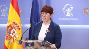 Caos en Compromís: una diputada rompe con Sumar en el Congreso y se pasa al grupo Mixto