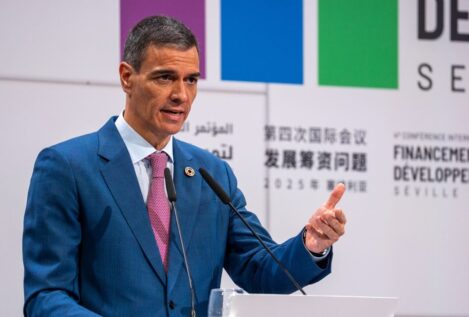 Sánchez propone un impuesto contra los billetes de avión en primera clase y jets privados