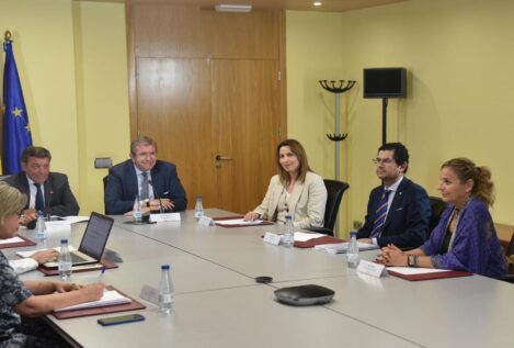 La Junta de Castilla y León apuesta por reducir la burocracia junto a Empresa Familiar