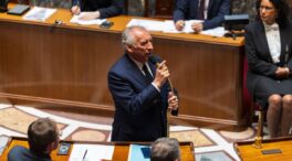 Fracasa la séptima moción de censura contra el primer ministro francés, François Bayrou