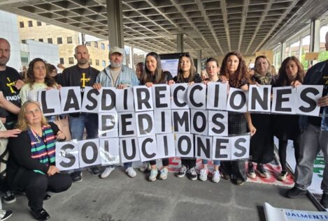 Miles de docentes se manifiestan contra el Gobierno socialista de Asturias por los salarios