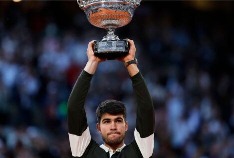 Alcaraz gana su segundo Roland Garros en una remontada para la historia ante Sinner