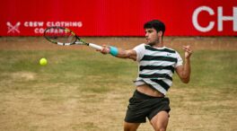 Alcaraz gana su quinto título del año en Queen's y llega lanzado a Wimbledon