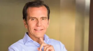 Iñaki Peralta (Sanitas) sustituirá a Juan Abarca como presidente de IDIS esta semana 