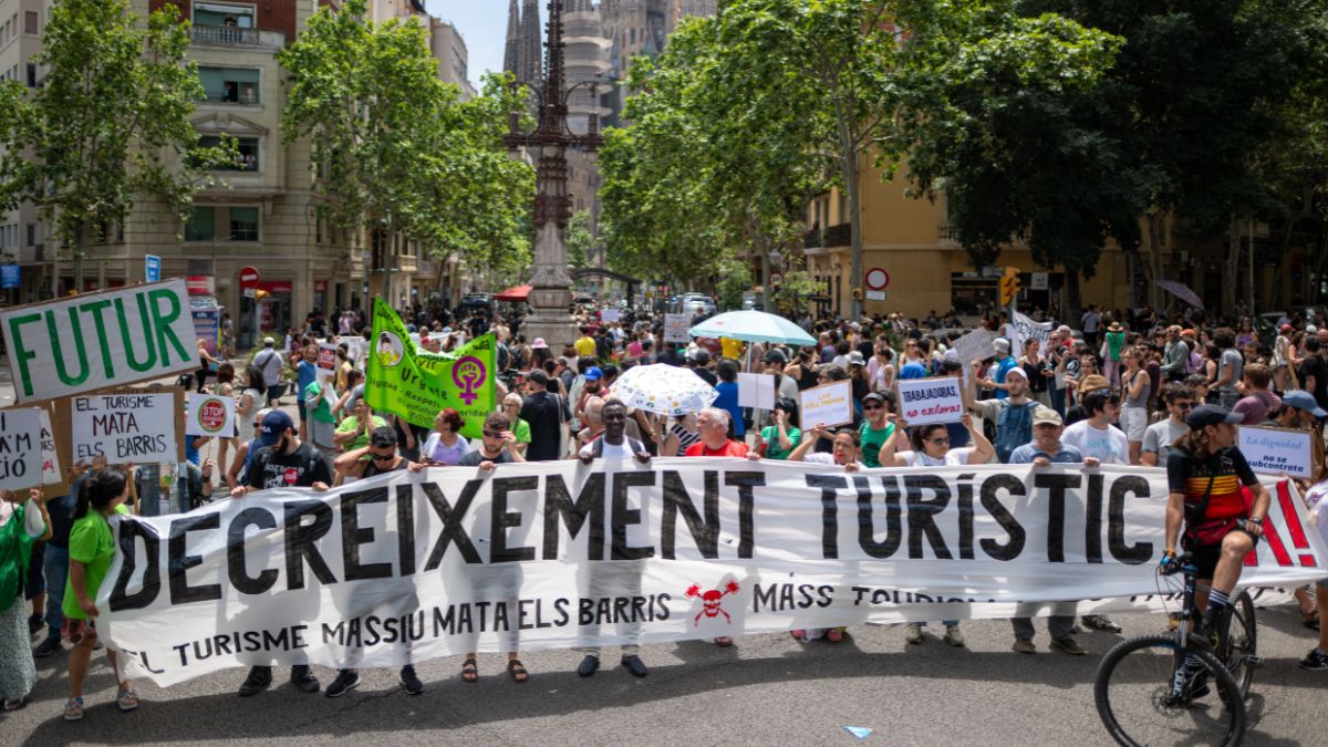 La «manifestación unitaria» contra el turismo pincha en Barcelona: 600 asistentes