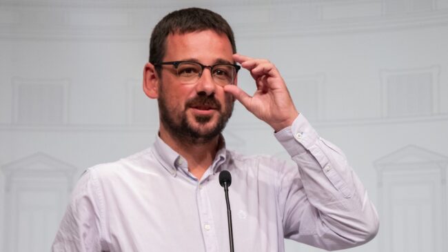 Un alcalde de la CUP colocará el retrato del rey Felipe que retiró Puigdemont diez años antes