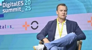 Barclays valora la Fiberco de MasOrange en 8.000 millones en plena puja de los fondos