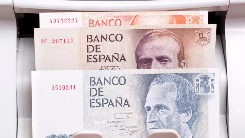 Billetes de pesetas. Canva