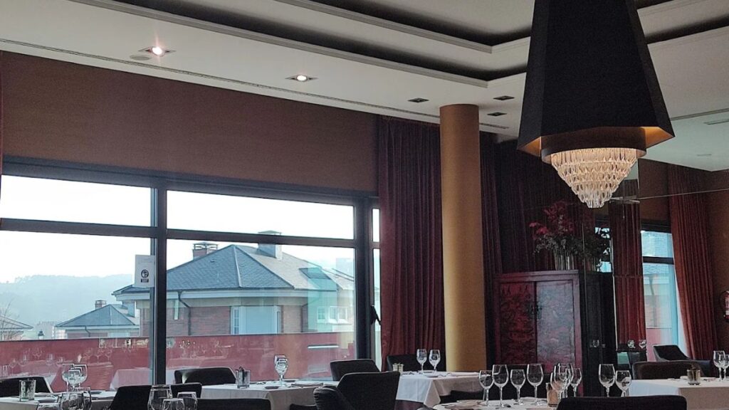 Interior del Restaurante El Espartal: (Restaurante El Espartal)