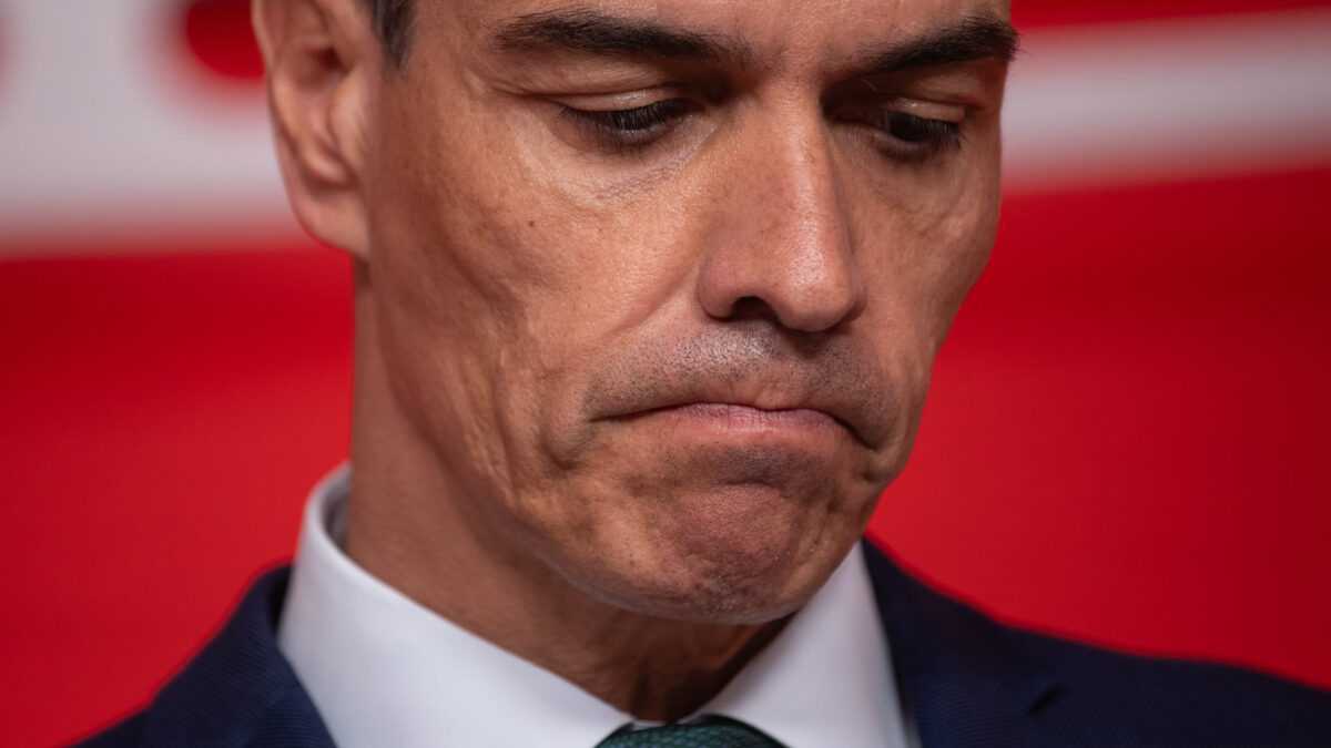La asociación que financió las primarias de Sánchez se disolvió el día que logró el alta