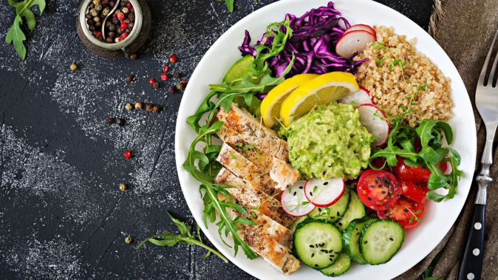 Plato de comida saludable