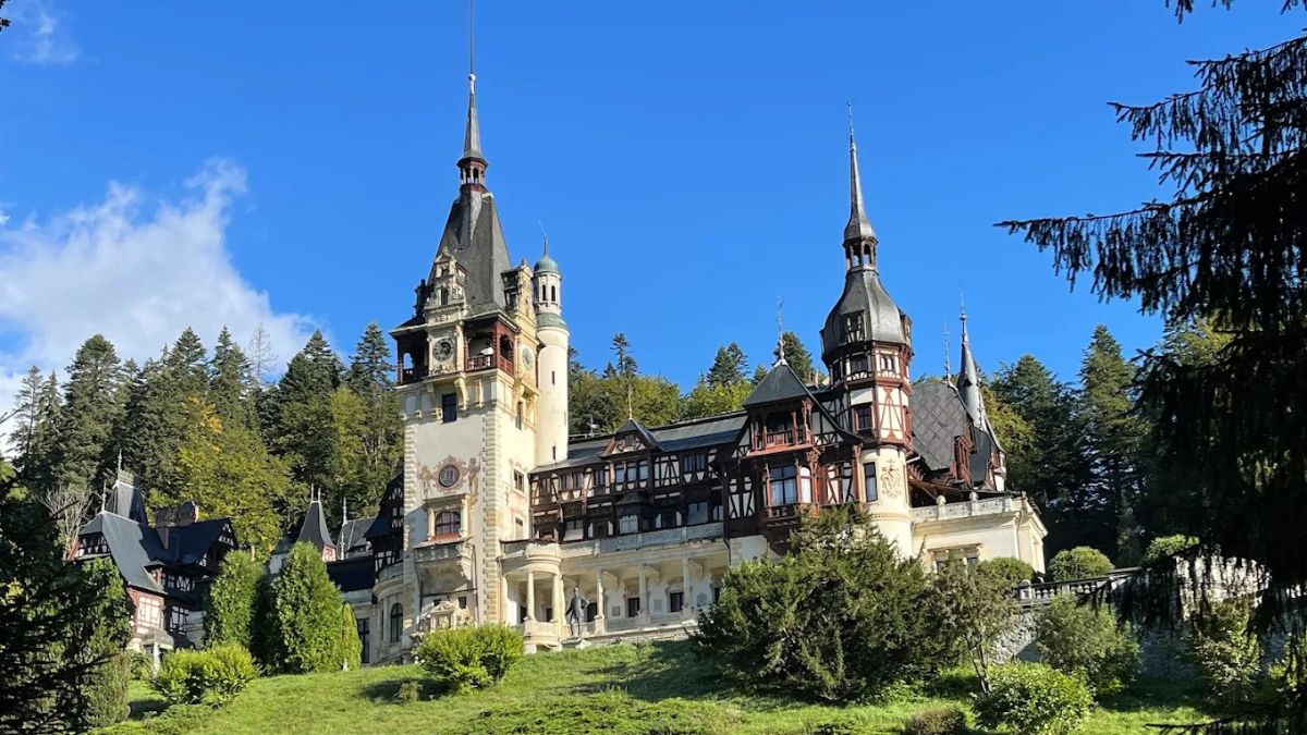 Este es el castillo de Rumanía que fue el primero en tener electricidad en Europa