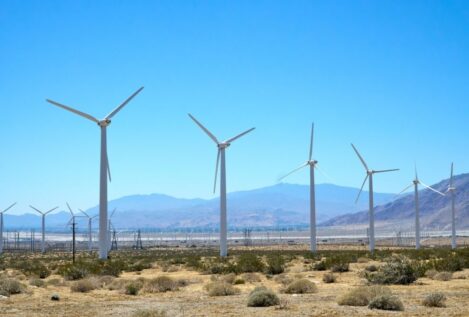La producción industrial de Andalucía creció en abril diez veces más que en el resto de España