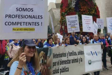 Miles de personas protestan en toda España contra la Ley del Medicamento veterinario