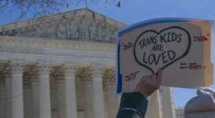El Supremo de Estados Unidos autoriza prohibir tratamientos a menores transexuales