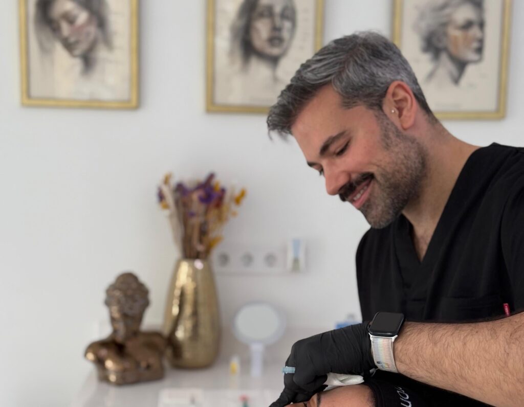 Dr. Marcos Sánchez Domínguez, médico estético de Clínicas Kiharu.