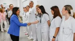 Robles equipara a los médicos militares con los civiles en los 200 euros por guardia localizada