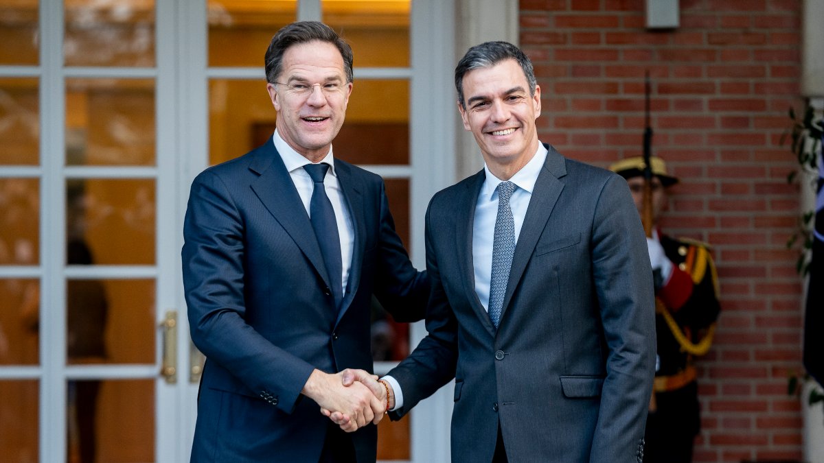 El ‘think tank’ de Defensa duda de la promesa de Sánchez: solo se llegará al 1,5% del PIB en 2025