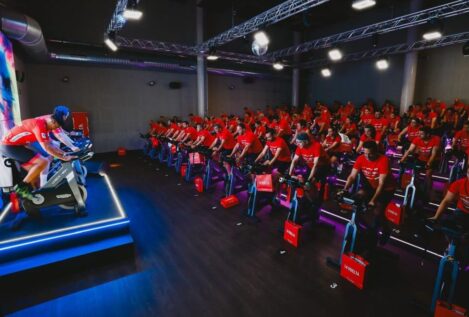 GO fit conmemora los 90 años de La Vuelta con una sesión inmersiva de 'bike'