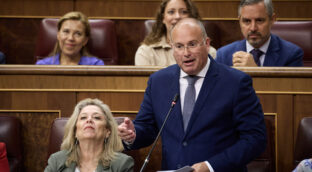 El PP acorrala a Bolaños en el Congreso: «En la omertá sanchista todos están pringados»