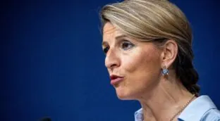 Díaz calma a los suyos: tiene sondeos que refuerzan a Sumar por la erosión del PSOE