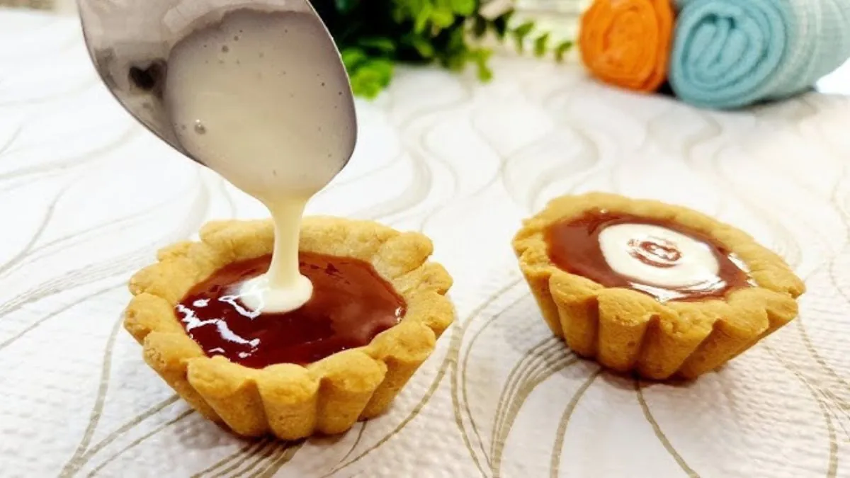 Adiós a lo convencional: tartaletas de queso con salsa de nectarinas como aperitivo