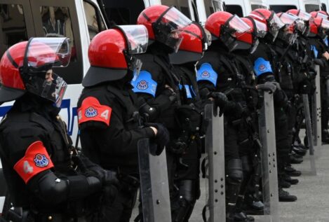La alcaldesa de Azpeitia ve desproporcionado el despliegue policial tras el asalto a la comisaría