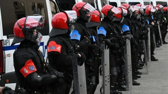 La alcaldesa de Azpeitia ve desproporcionado el despliegue policial tras el asalto a la comisaría