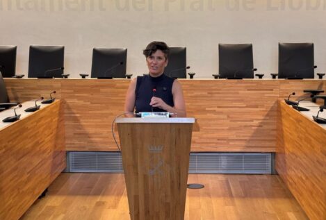 La alcaldesa del Prat (Barcelona) no cree que ampliar el aeropuerto mejore «la vida»