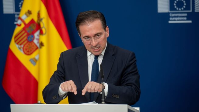 Albares afirma tener un «buen concepto» de Cerdán y ciñe a «rumores» el informe de la UCO