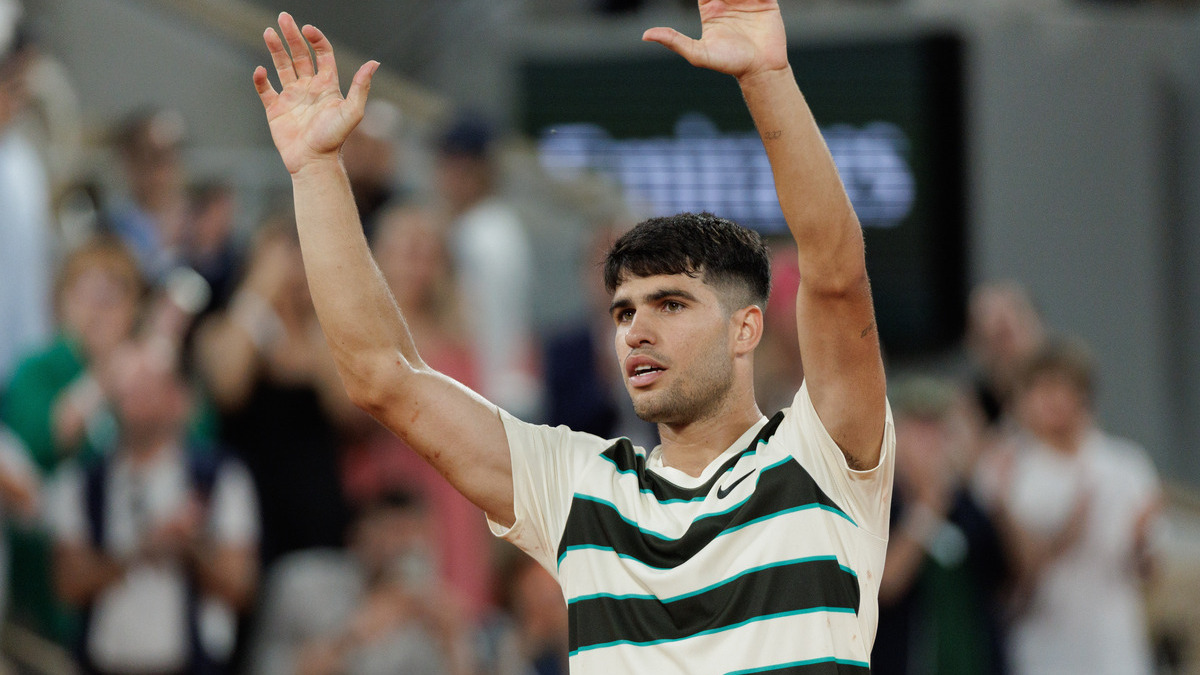Alcaraz se impone al norteamericano Shelton para avanzar a los cuartos de Roland Garros