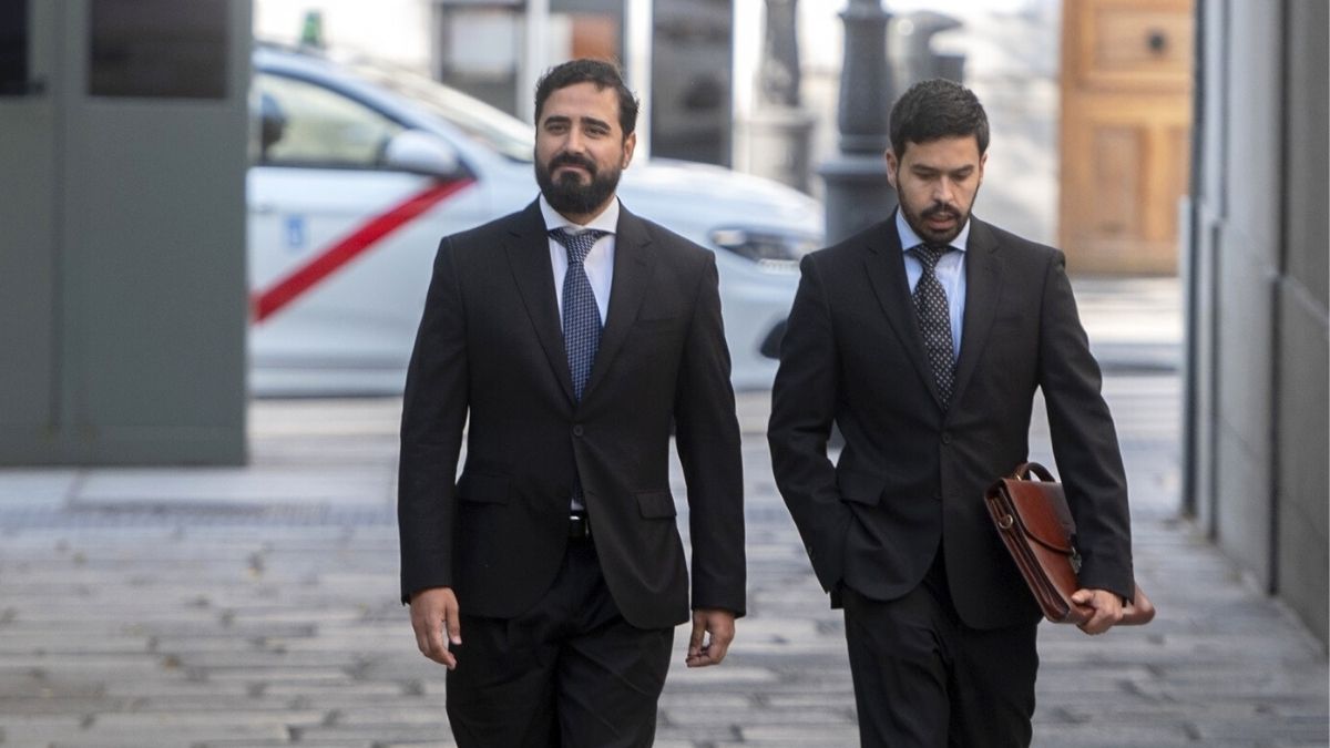 Alvise se desmarca de la PCR falsa de Illa: «Estaba circulando masivamente» en redes