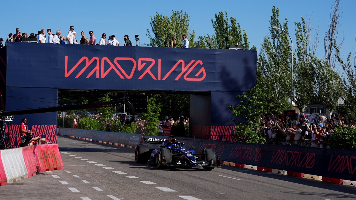 Carlos Sainz exhibe Madrid al mundo: «Va a ser el Gran Premio de referencia en el futuro»
