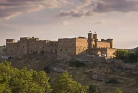 El castillo del siglo XII en Guadalajara donde dormirás entre murallas por menos de 60 euros