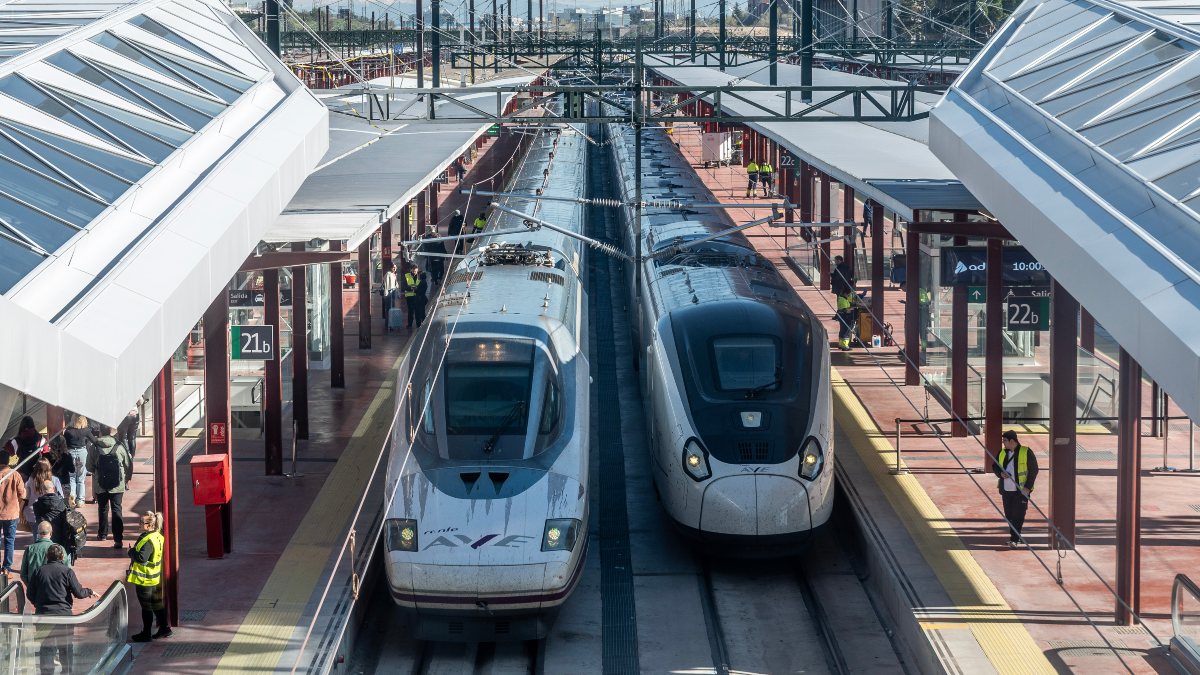 Interrumpida la circulación de alta velocidad Madrid-Barcelona por un incendio en Lérida