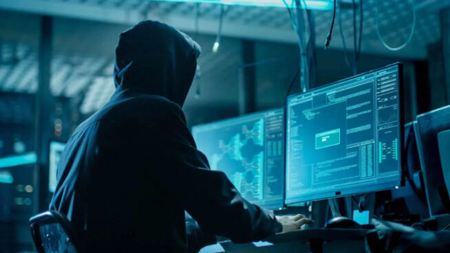 Amnistiado un hacker que afrontaba 18 años de cárcel por atacar empresas contrarias al 1-O
