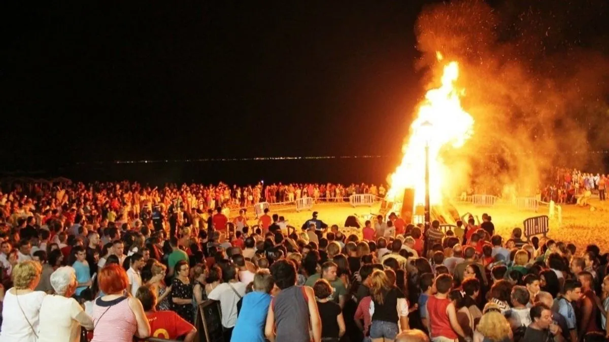 Cinco rituales y conjuros para celebrar la noche de San Juan 2025