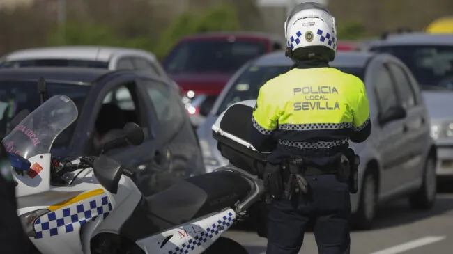 Pide ayuda a la Policía cuando iba al volante y acaba deteniendo por traficar con cocaína