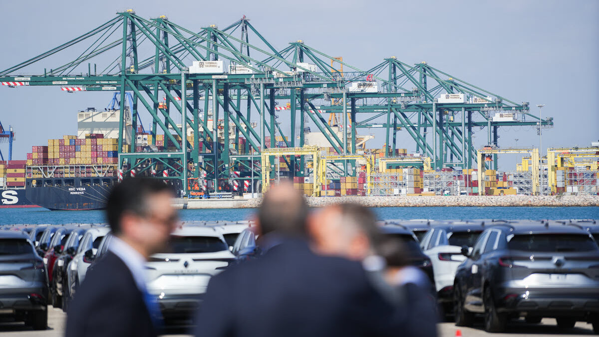 El Puerto de Valencia colocó a un exdirectivo de Acciona al frente de las obras que ganó la firma